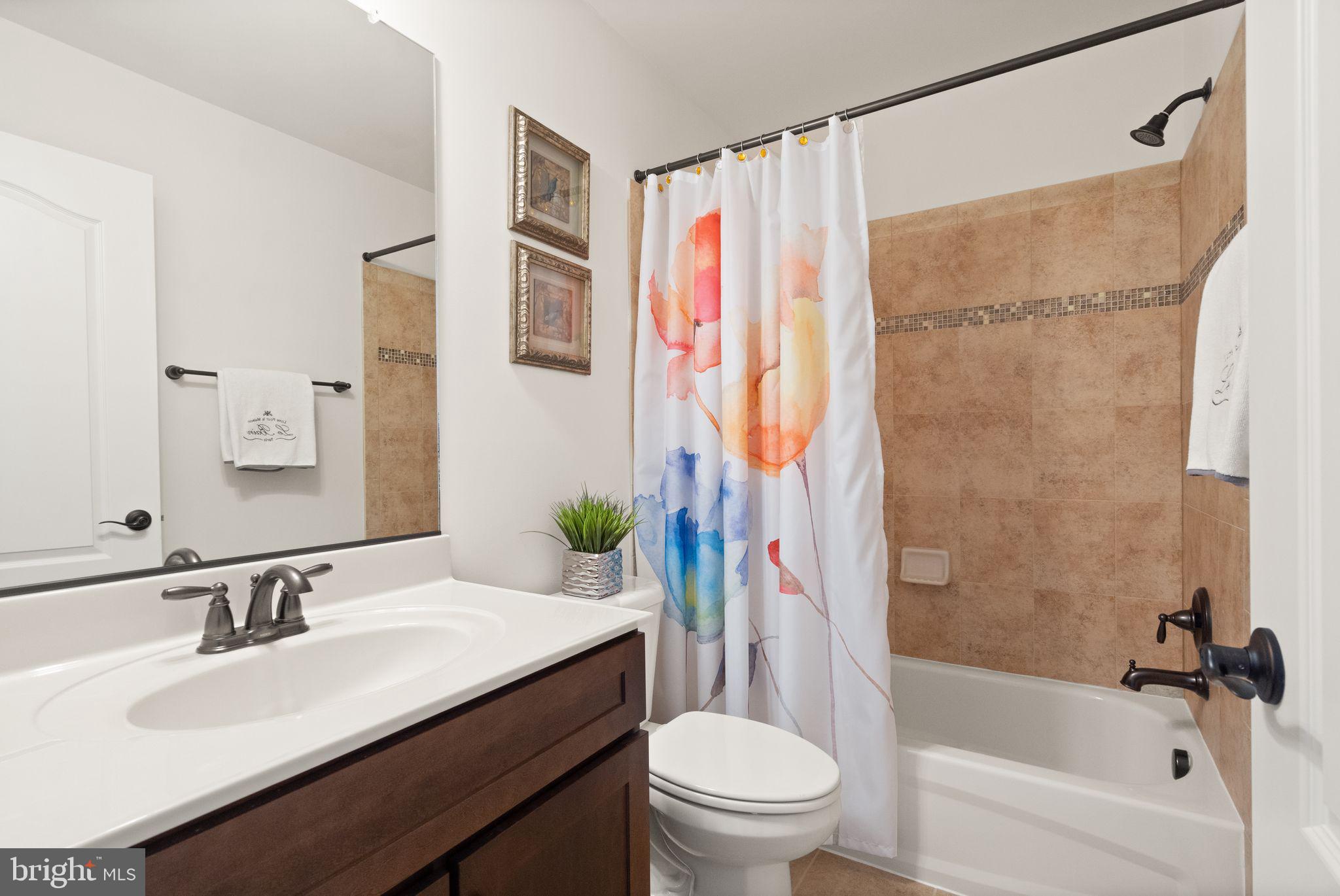 LAKE HILL ESTATES - Residential