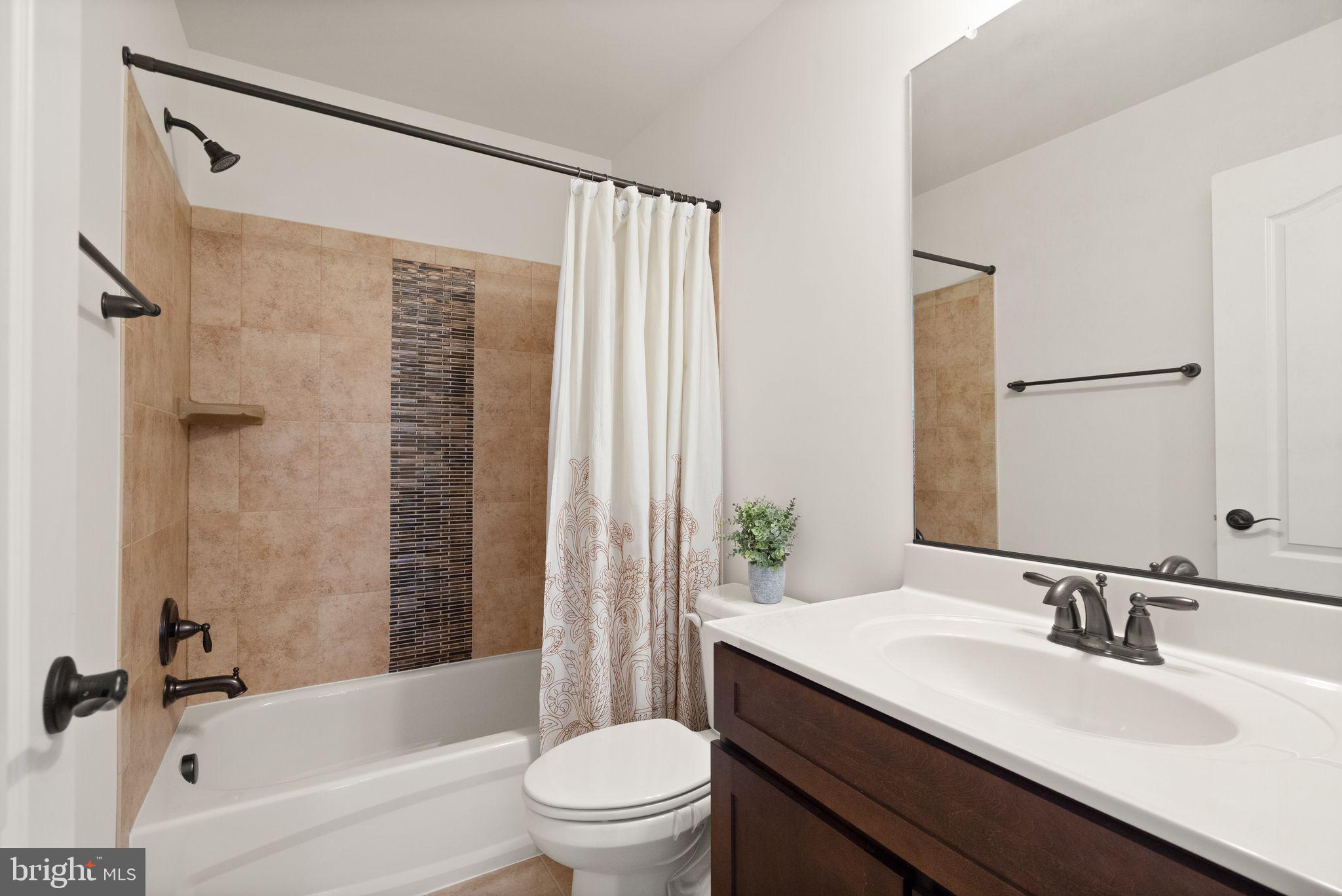 LAKE HILL ESTATES - Residential