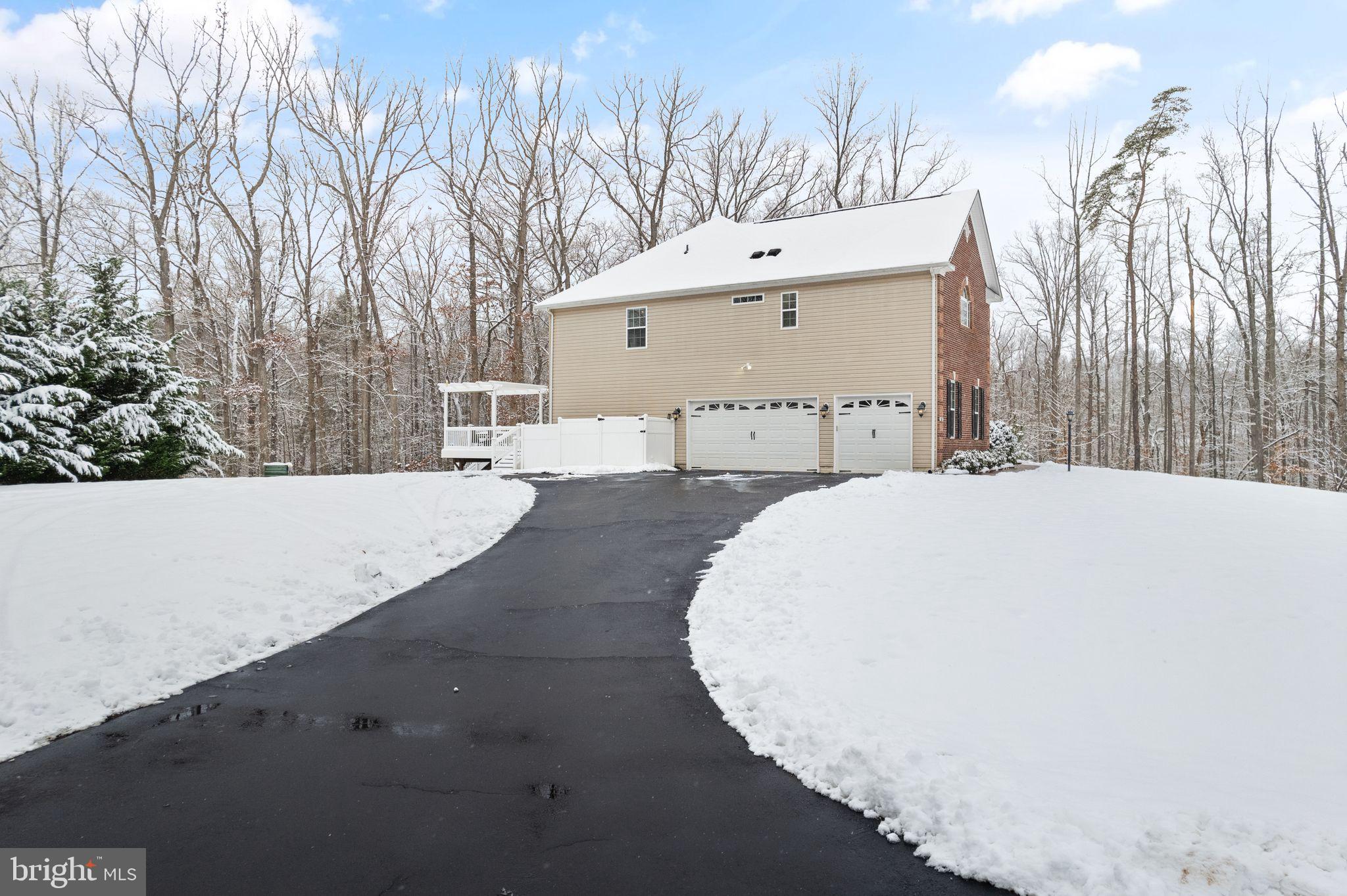 LAKE HILL ESTATES - Residential