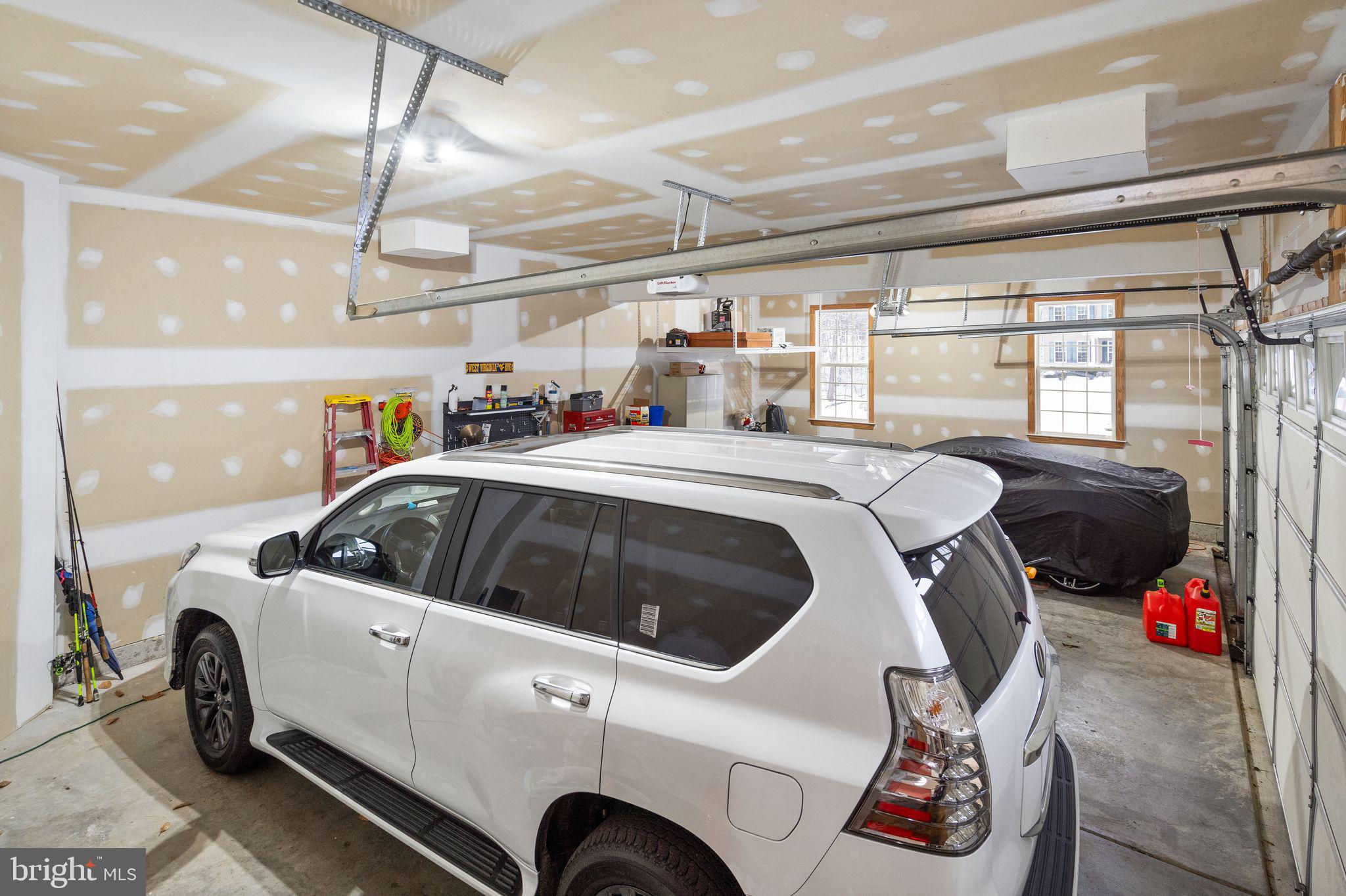 LAKE HILL ESTATES - Residential