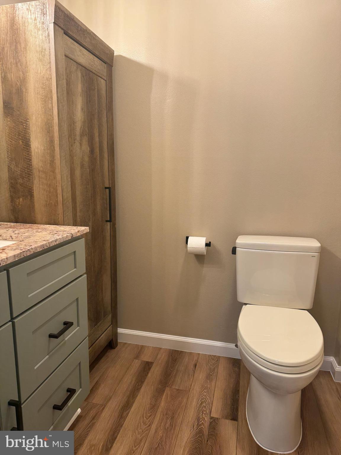 VILLAGE SHIRES - Residential Lease