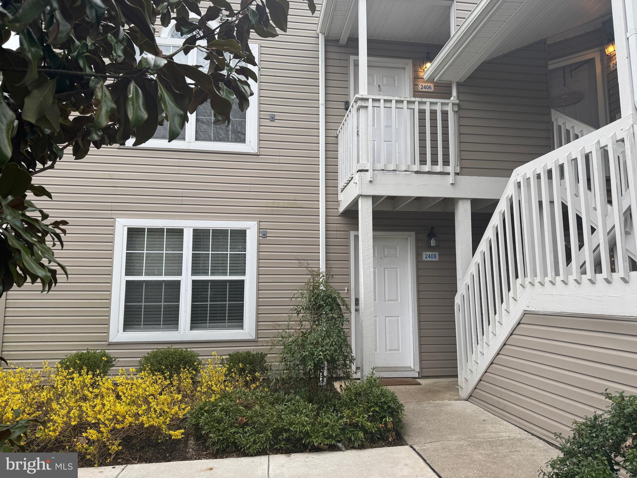 VILLAGE SHIRES - Residential Lease