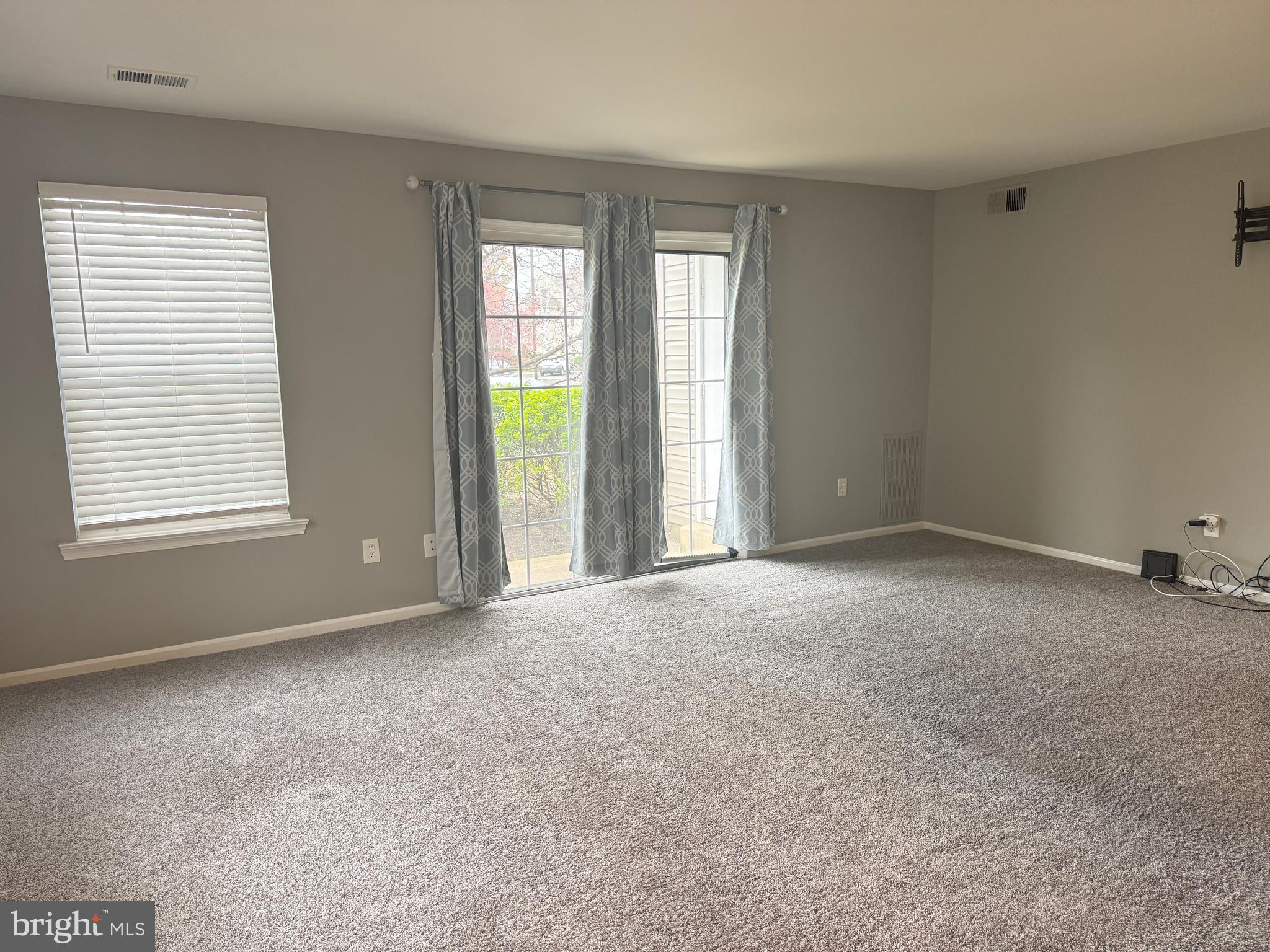 VILLAGE SHIRES - Residential Lease