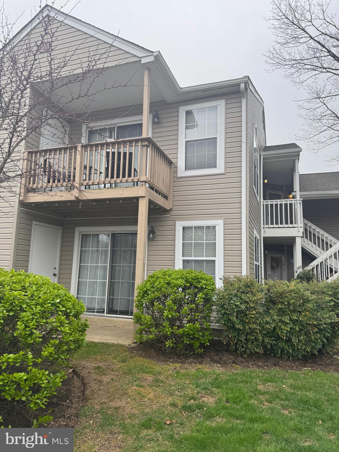 VILLAGE SHIRES - Residential Lease