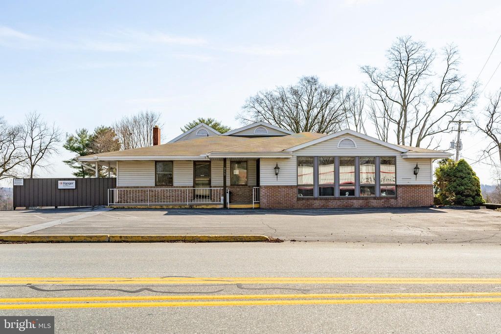Photo of 915 N Hanover Street, ELIZABETHTOWN, PA 17022 (MLS # PALA2073074)