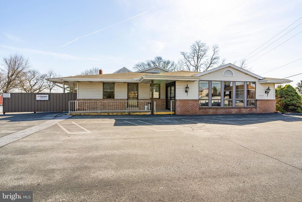 Photo of 915 N Hanover Street, ELIZABETHTOWN, PA 17022 (MLS # PALA2073074)