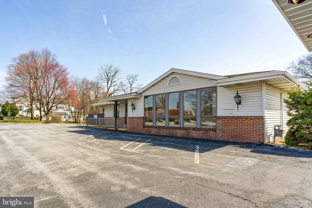 Photo of 915 N Hanover Street, ELIZABETHTOWN, PA 17022 (MLS # PALA2073074)