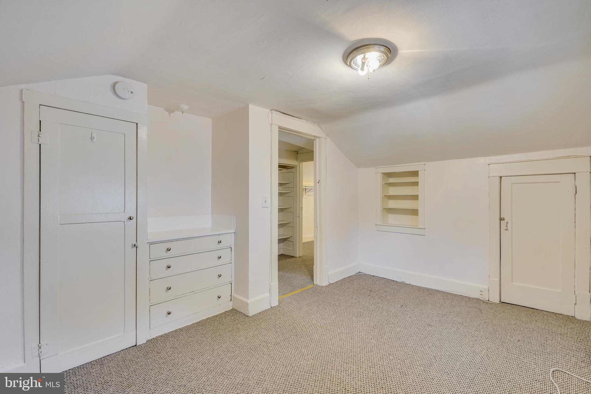 CLARENDON - Residential Lease