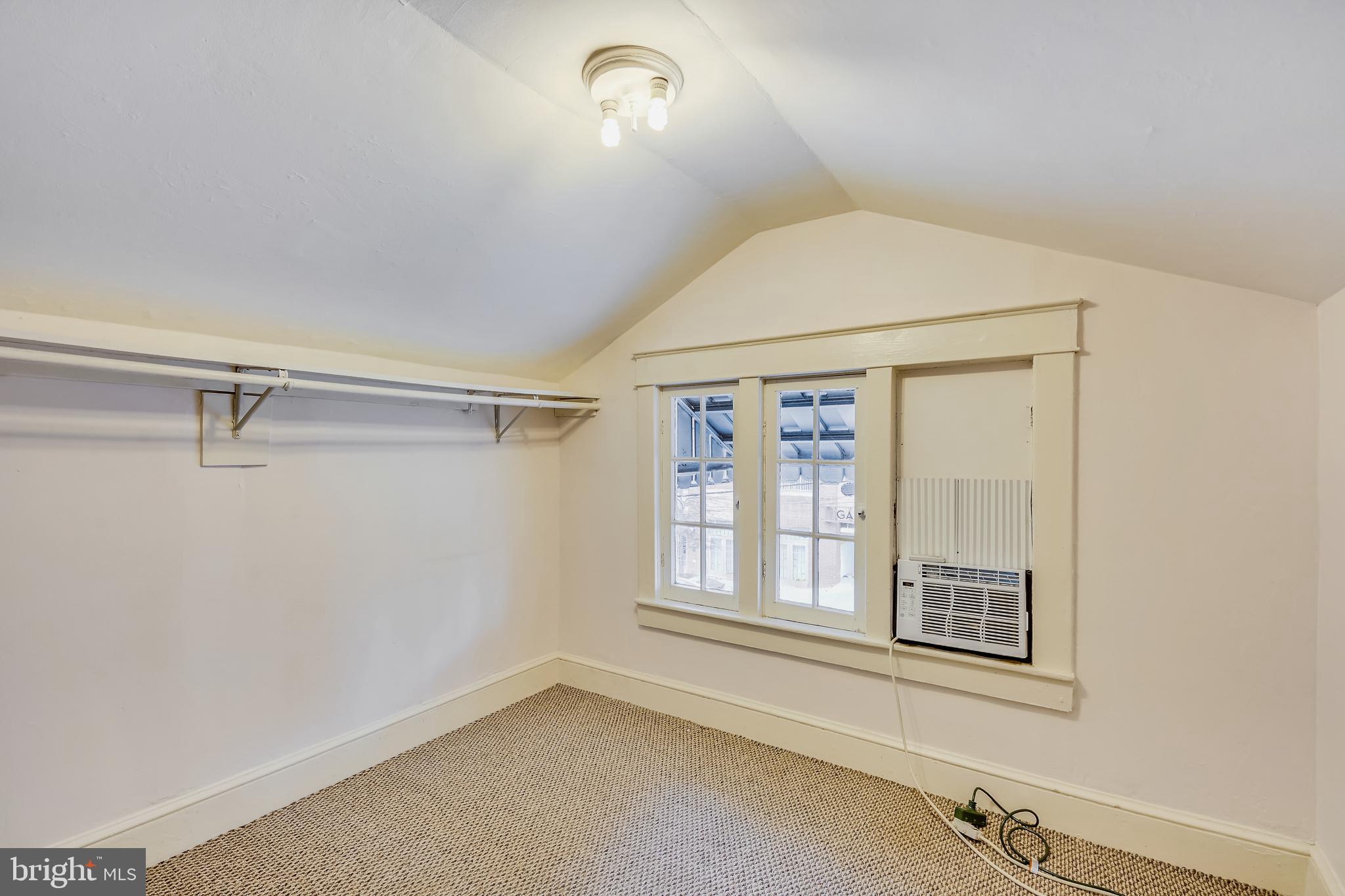 CLARENDON - Residential Lease