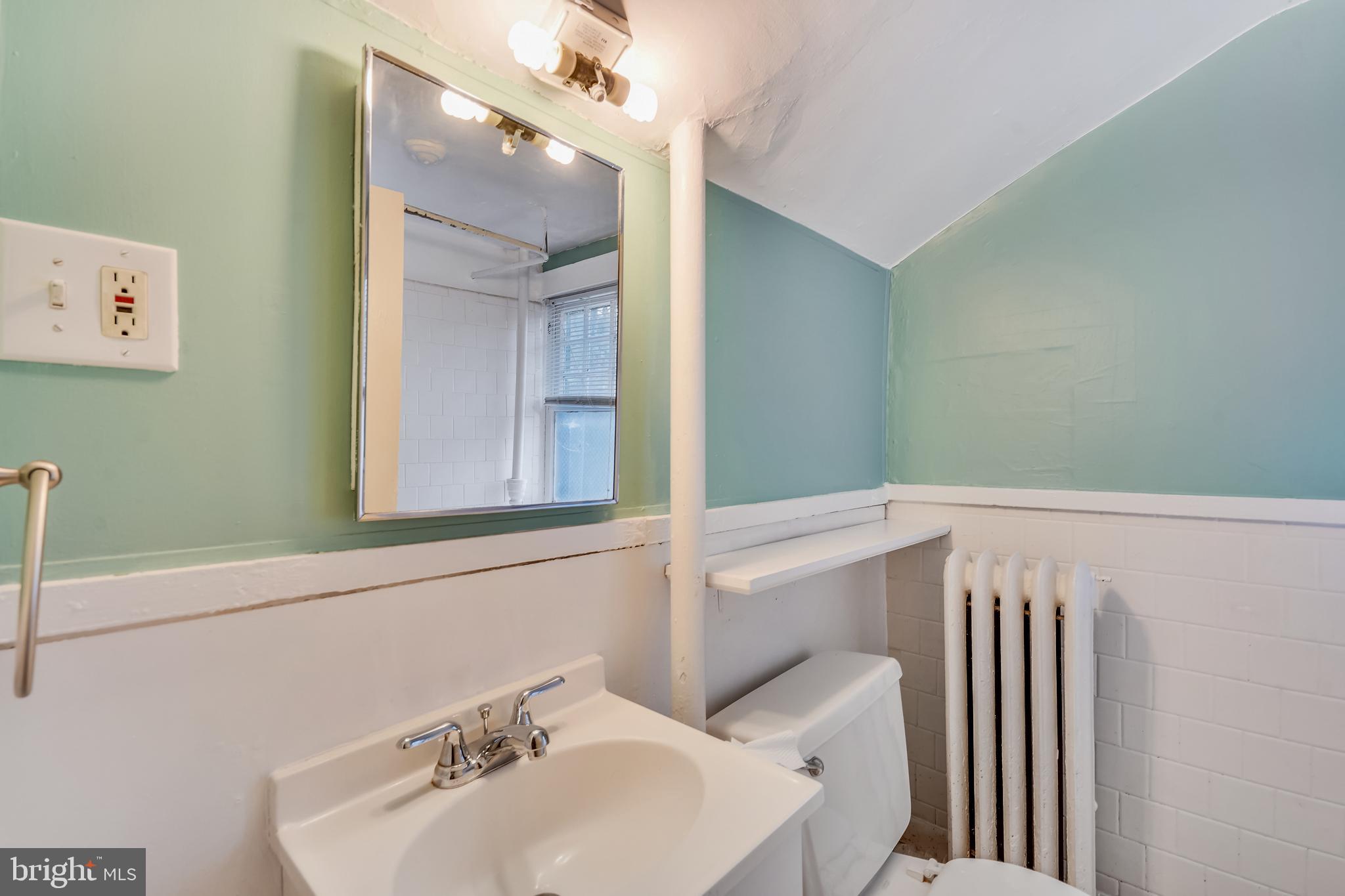 CLARENDON - Residential Lease