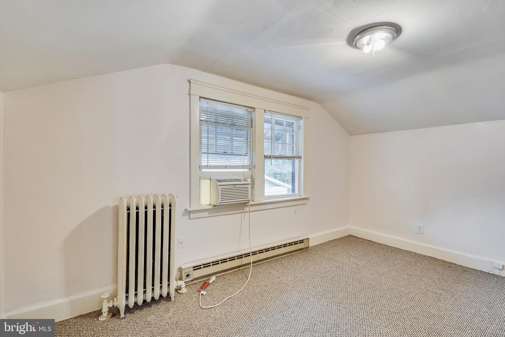 CLARENDON - Residential Lease