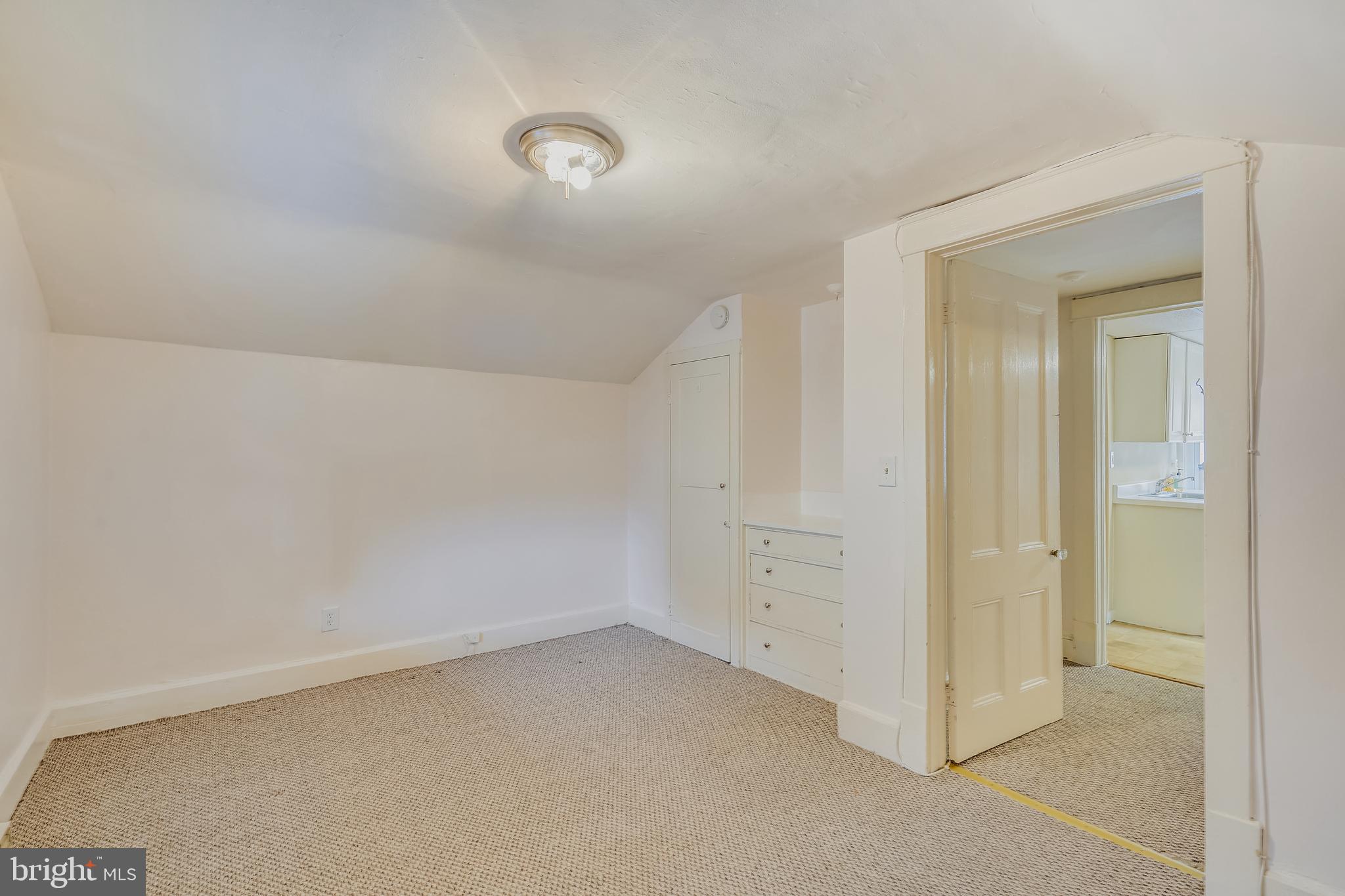 CLARENDON - Residential Lease