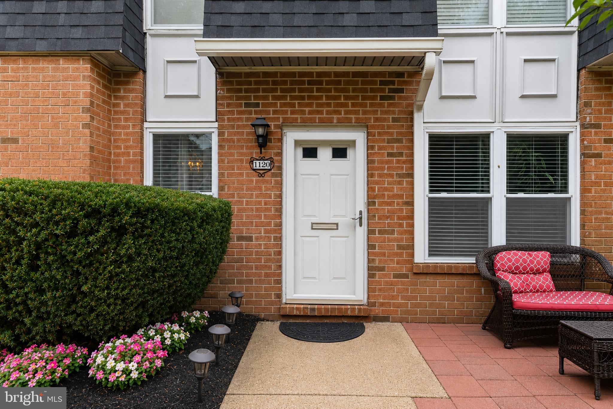 1120 HARBOUR DRIVE