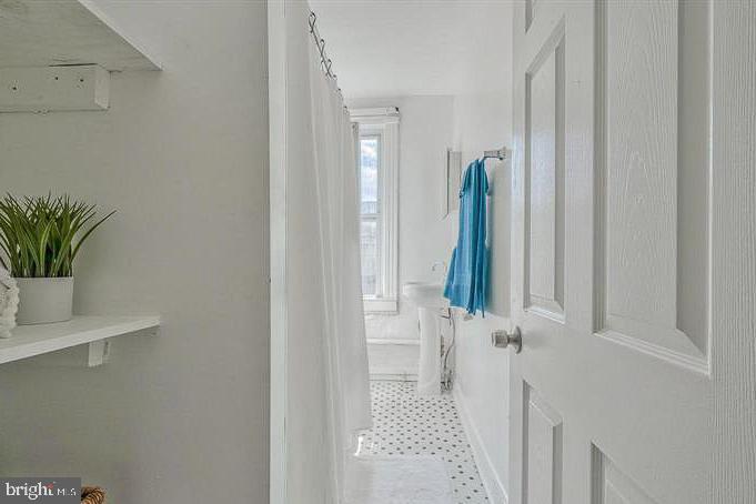 SANDTOWN-WINCHESTER - Residential