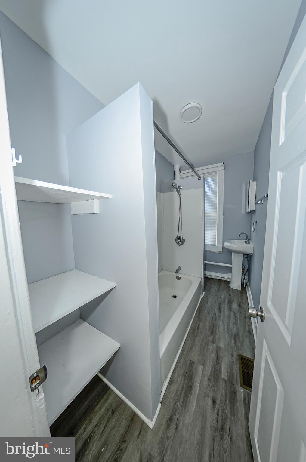 SANDTOWN-WINCHESTER - Residential