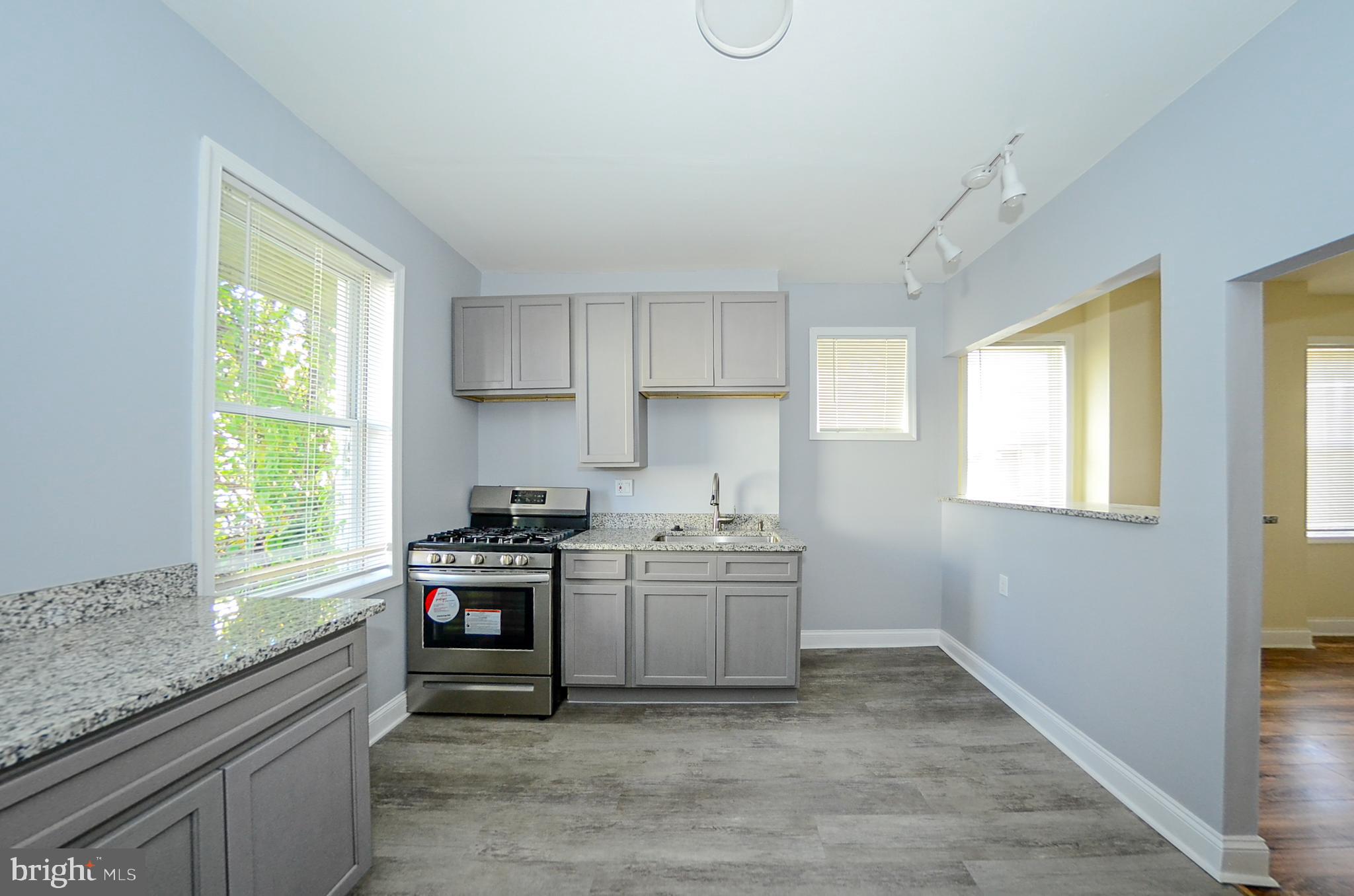 SANDTOWN-WINCHESTER - Residential