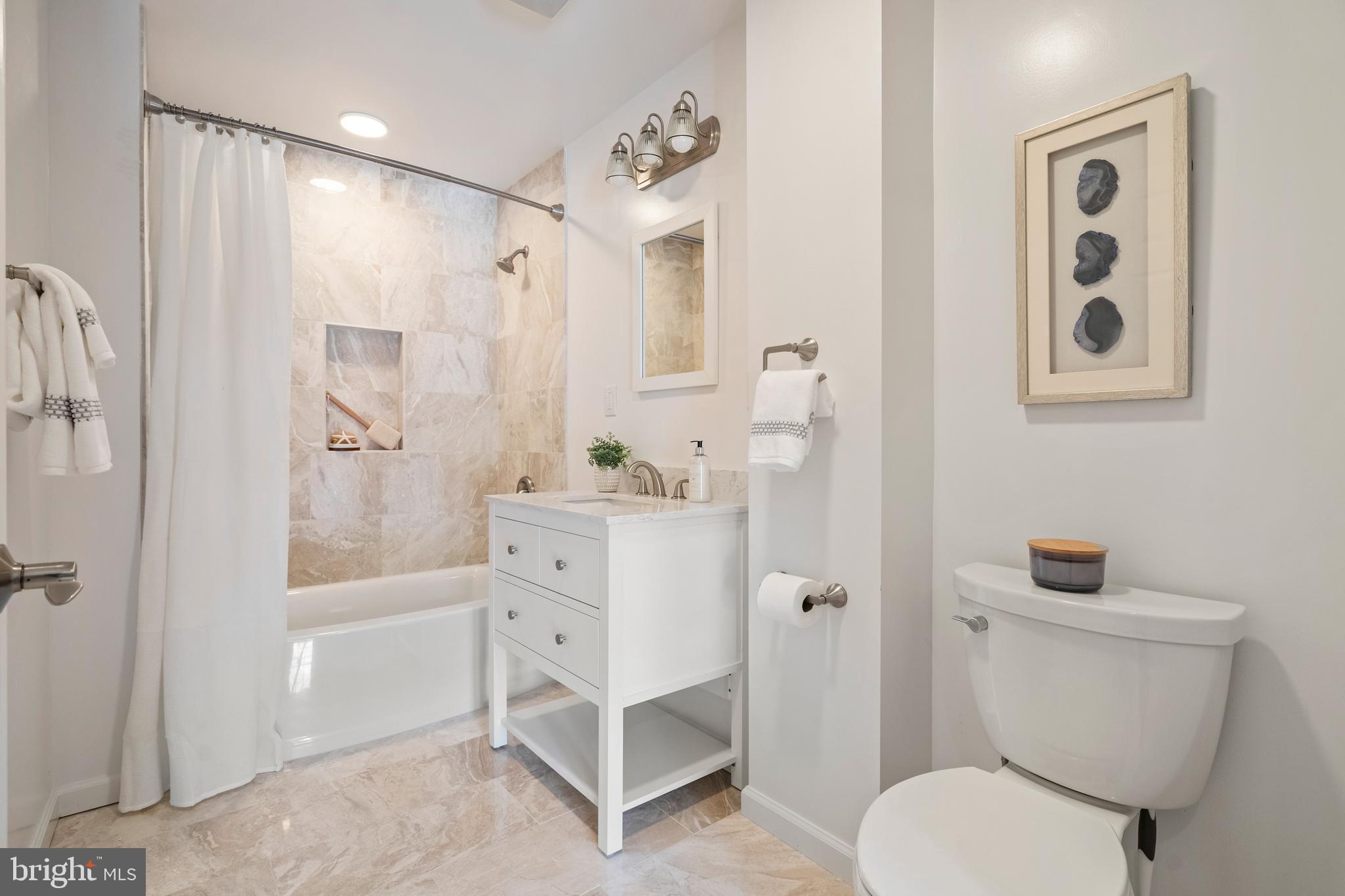 HICKORY CREEK - Residential