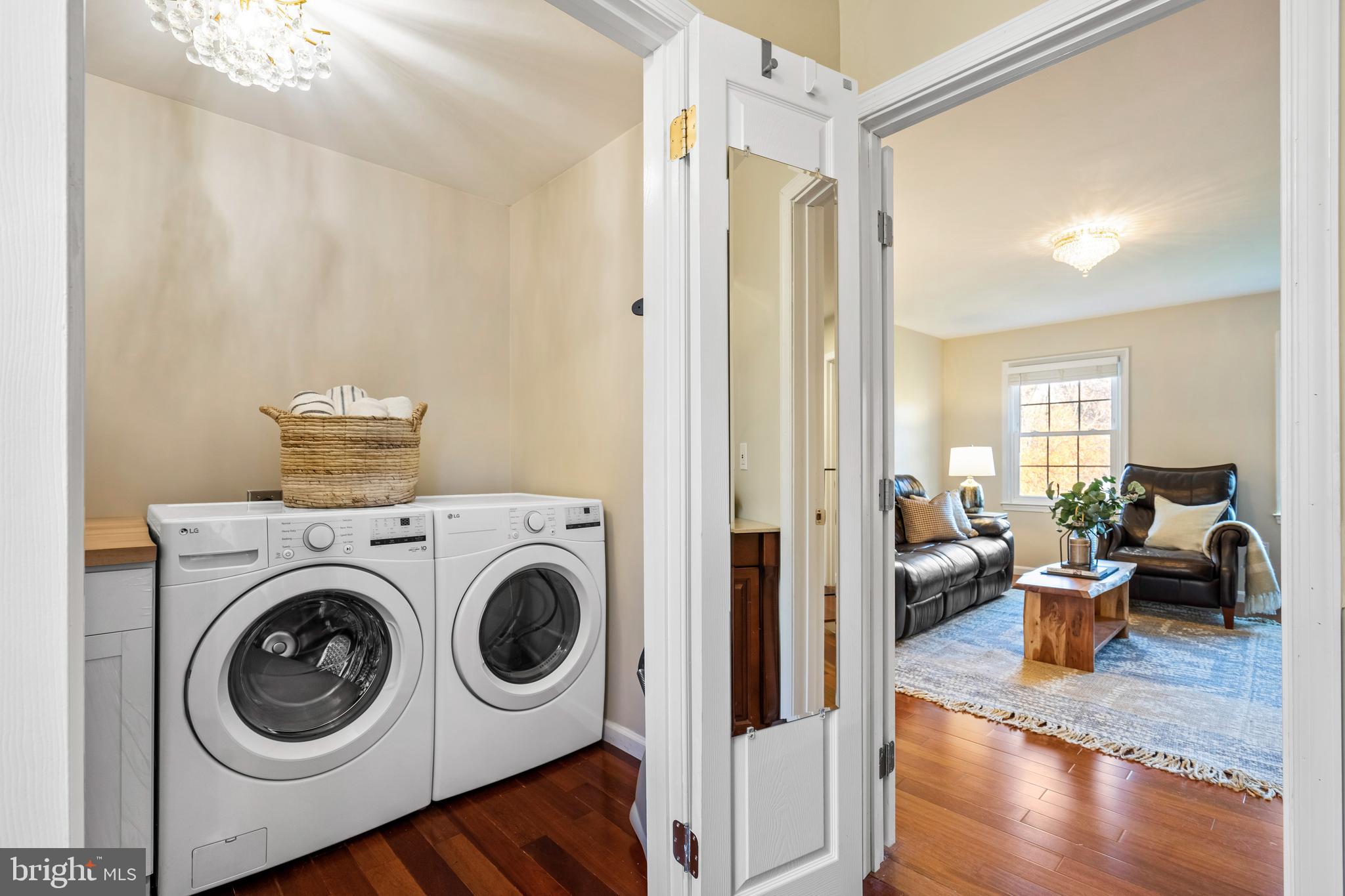 HICKORY CREEK - Residential