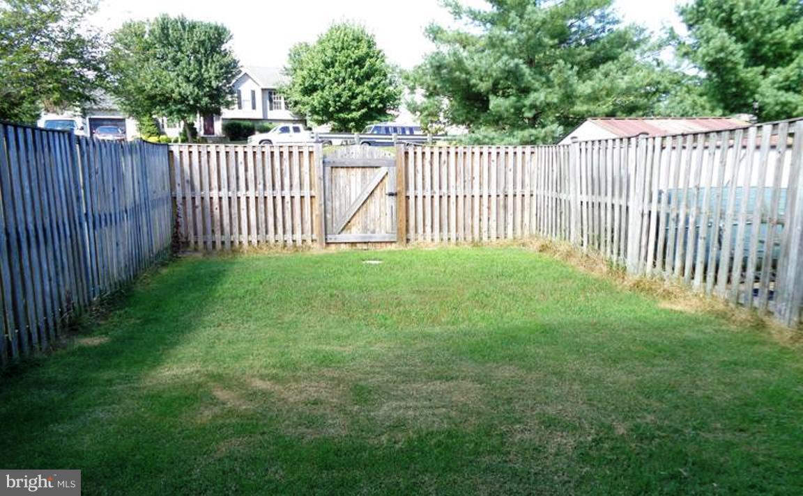 TANGLEWOOD TOWNHOMES SUB - Residential Lease