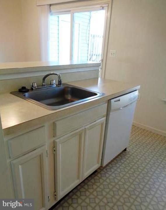 TANGLEWOOD TOWNHOMES SUB - Residential Lease