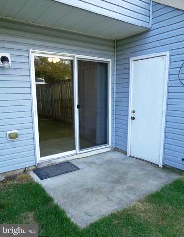 TANGLEWOOD TOWNHOMES SUB - Residential Lease