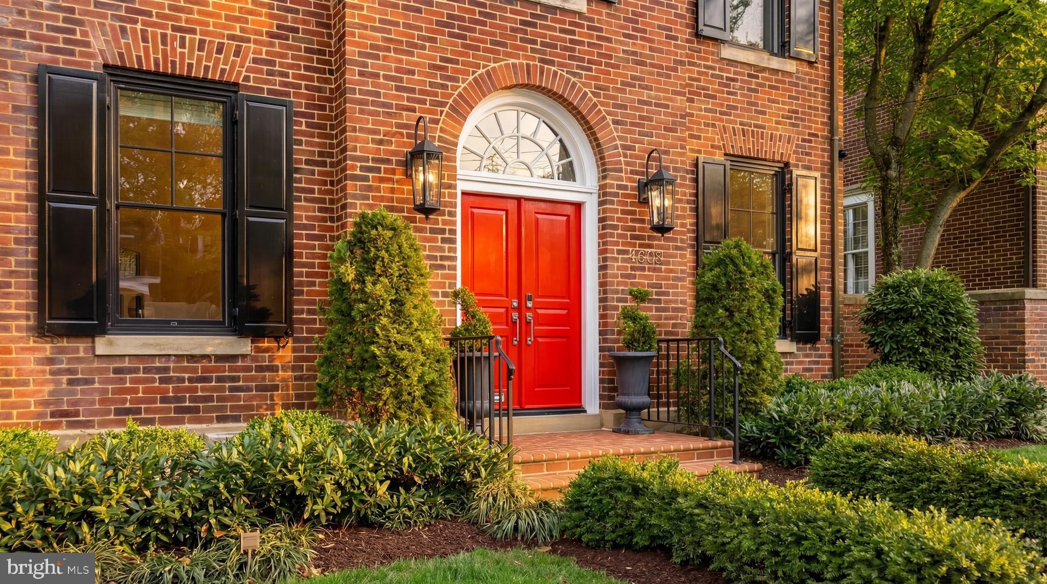 4608 KENMORE DRIVE NW