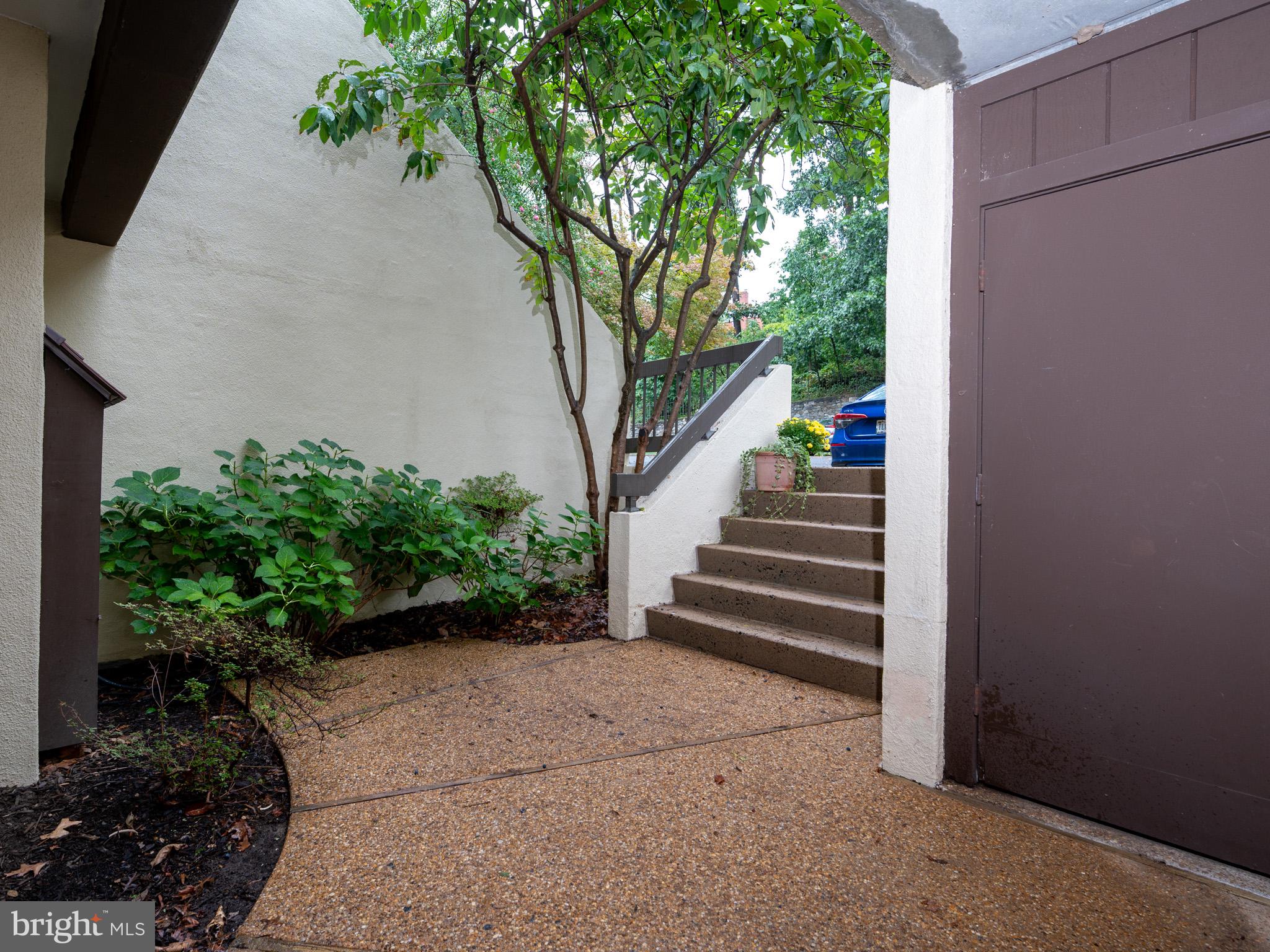 2112 S QUINCY STREET 3E1