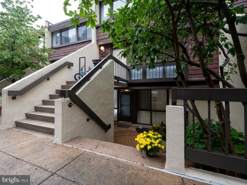 Photo of 2112 S Quincy Street #3E1, ARLINGTON, VA 22204 (MLS # VAAR2079844)