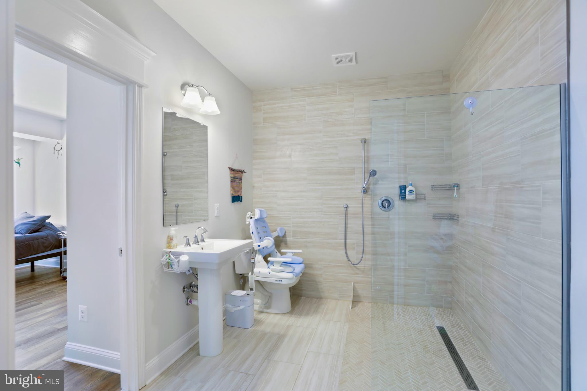 ROYAL OAKS - Residential