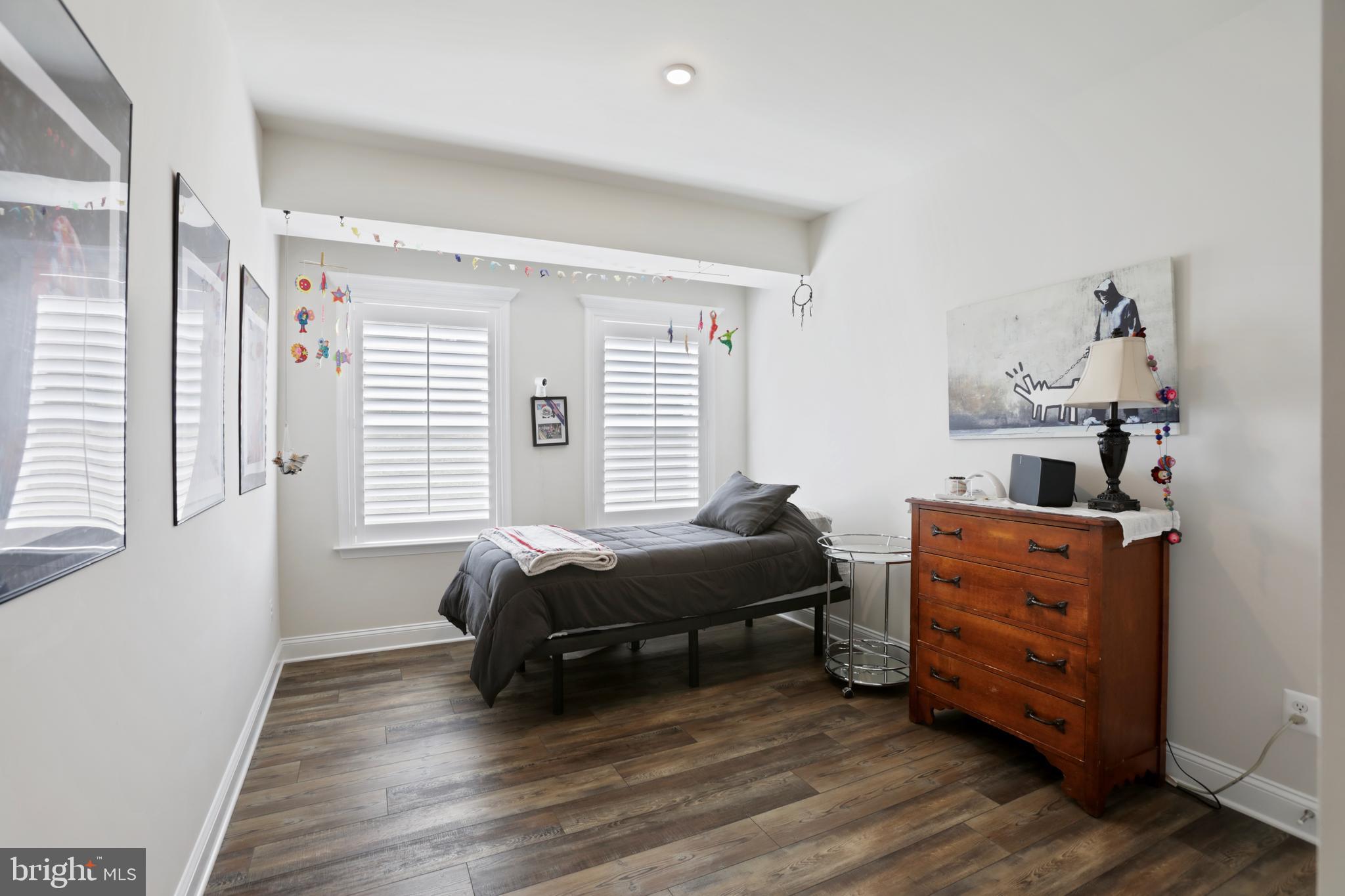 ROYAL OAKS - Residential