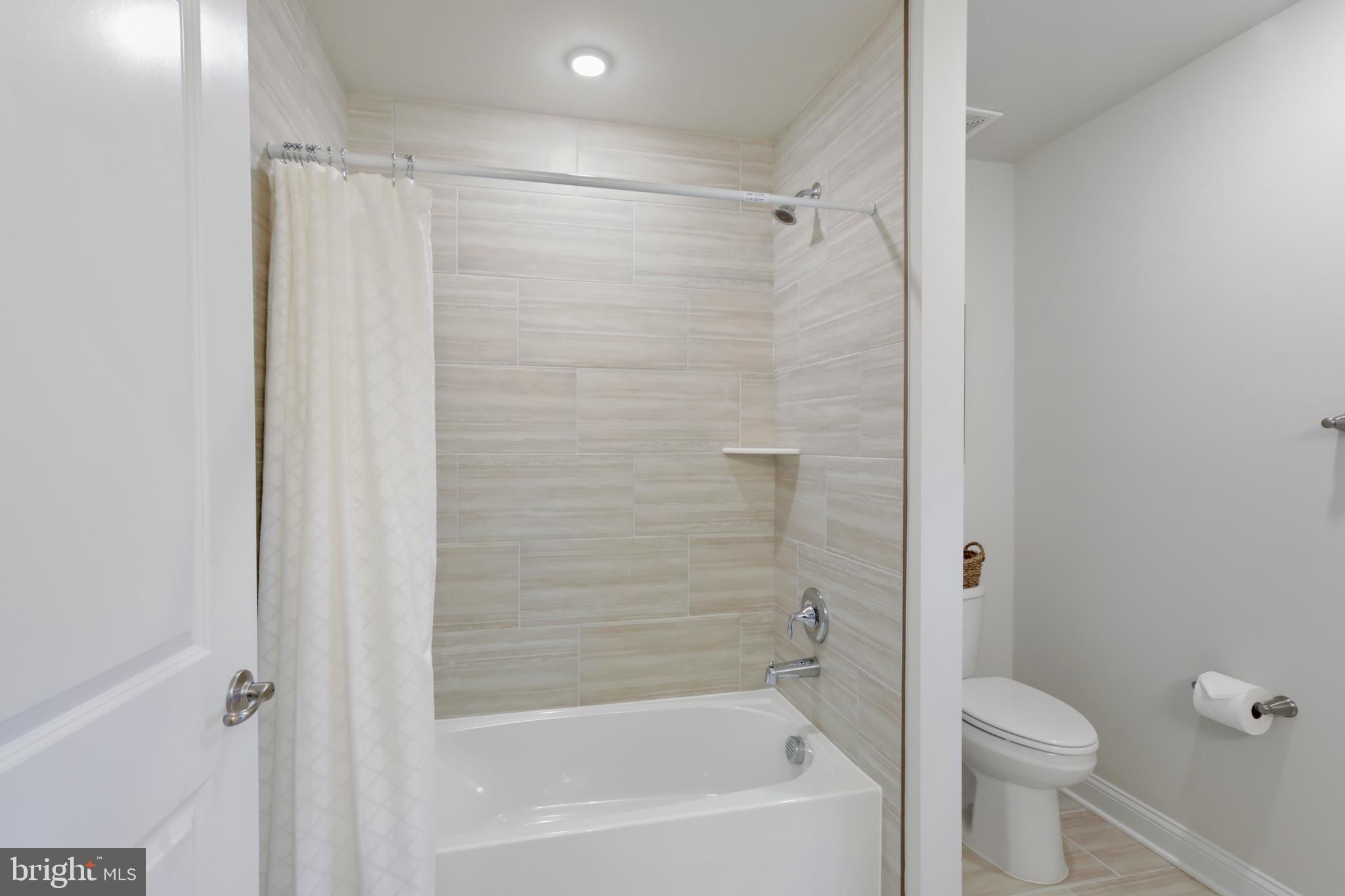 ROYAL OAKS - Residential