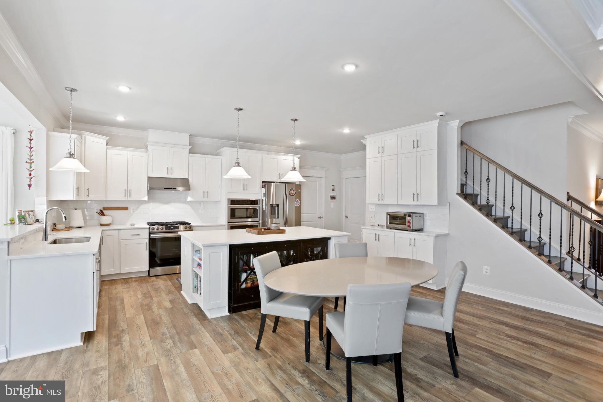 ROYAL OAKS - Residential