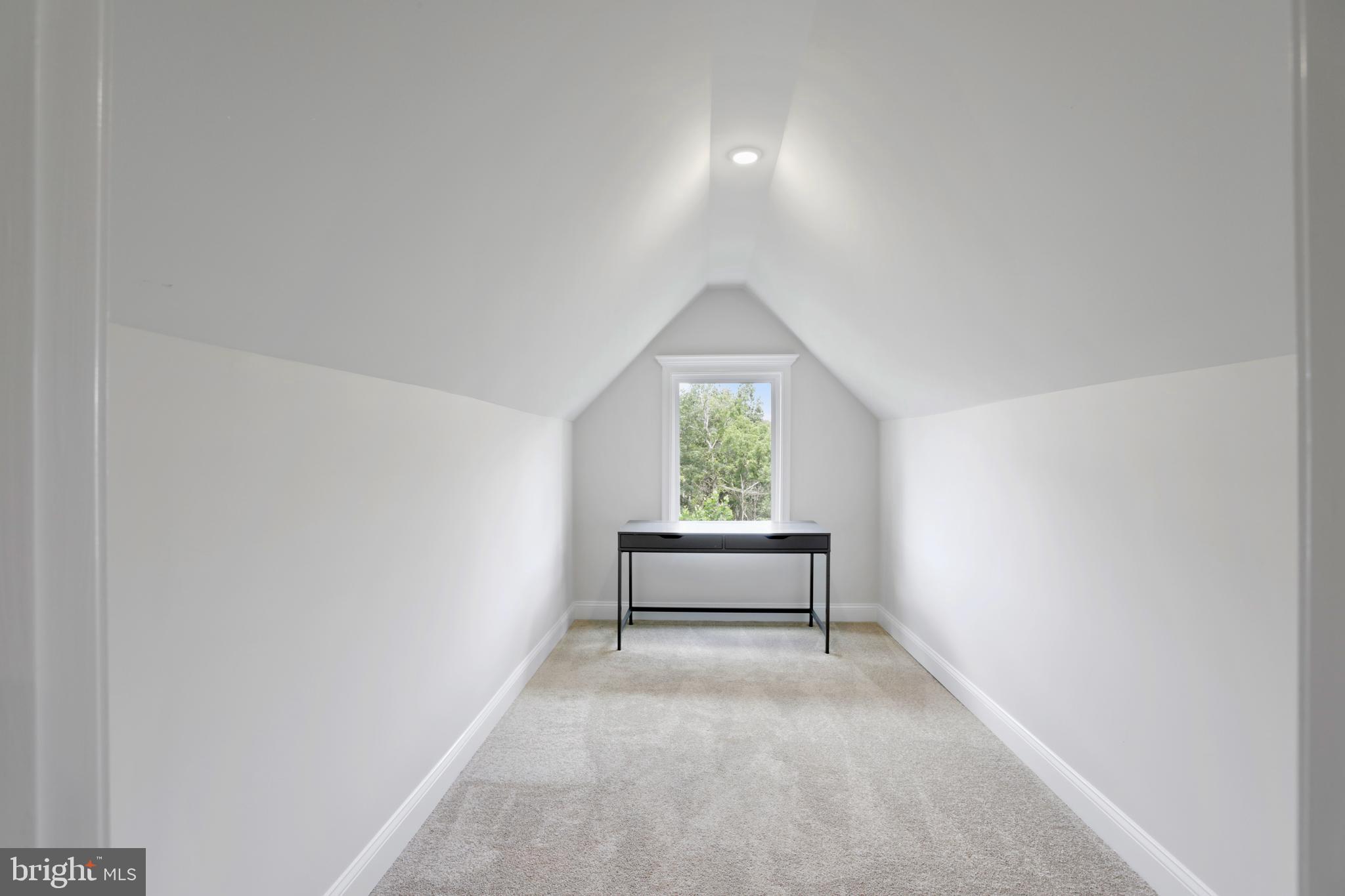 ROYAL OAKS - Residential