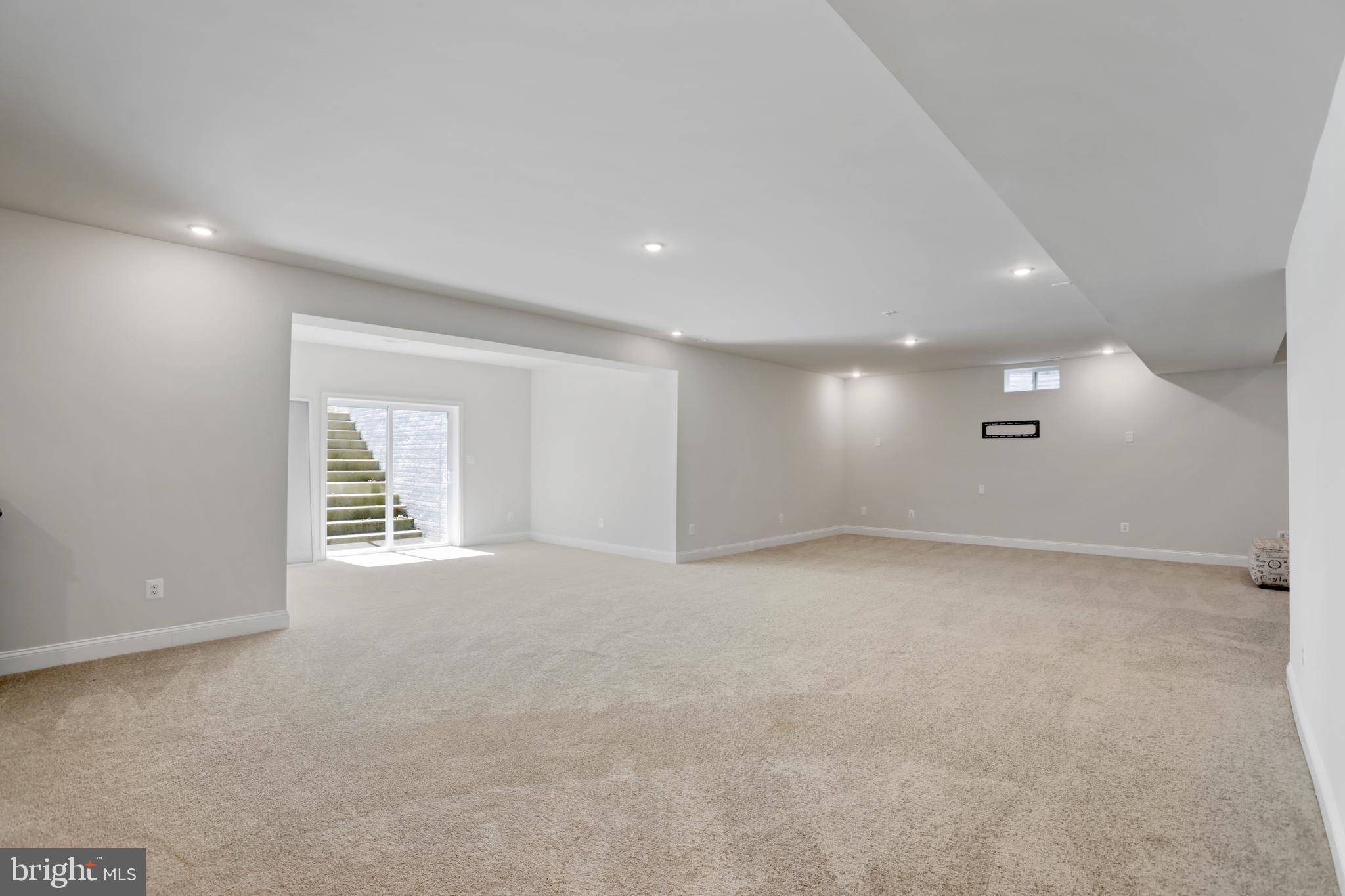 ROYAL OAKS - Residential