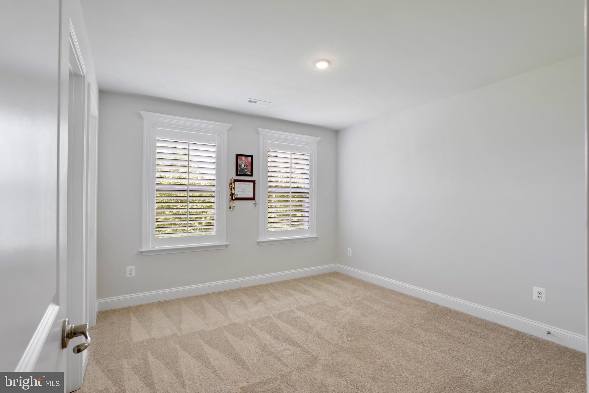 ROYAL OAKS - Residential