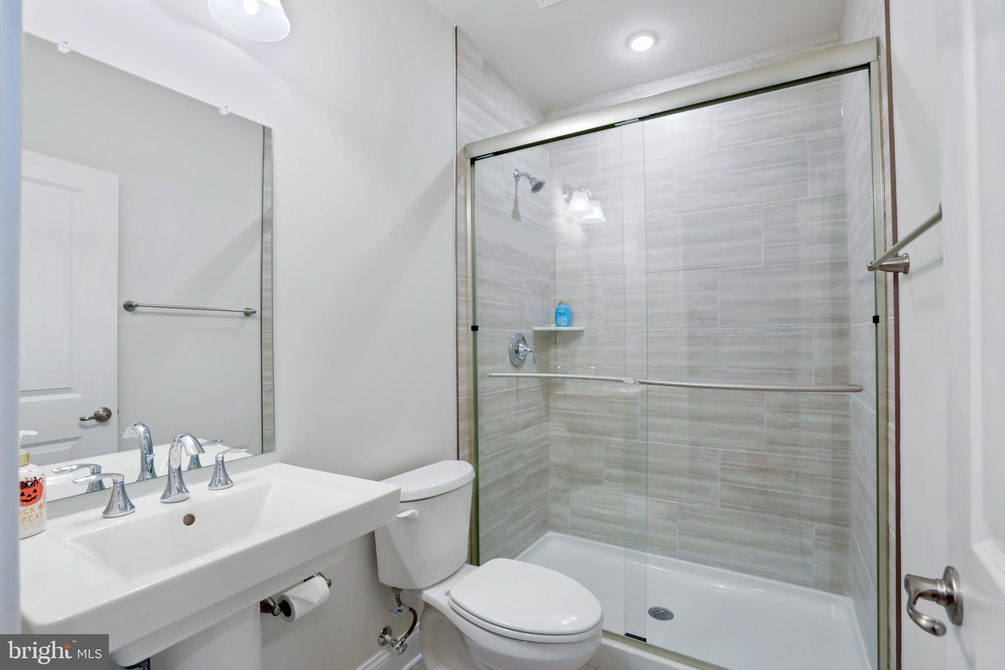 ROYAL OAKS - Residential