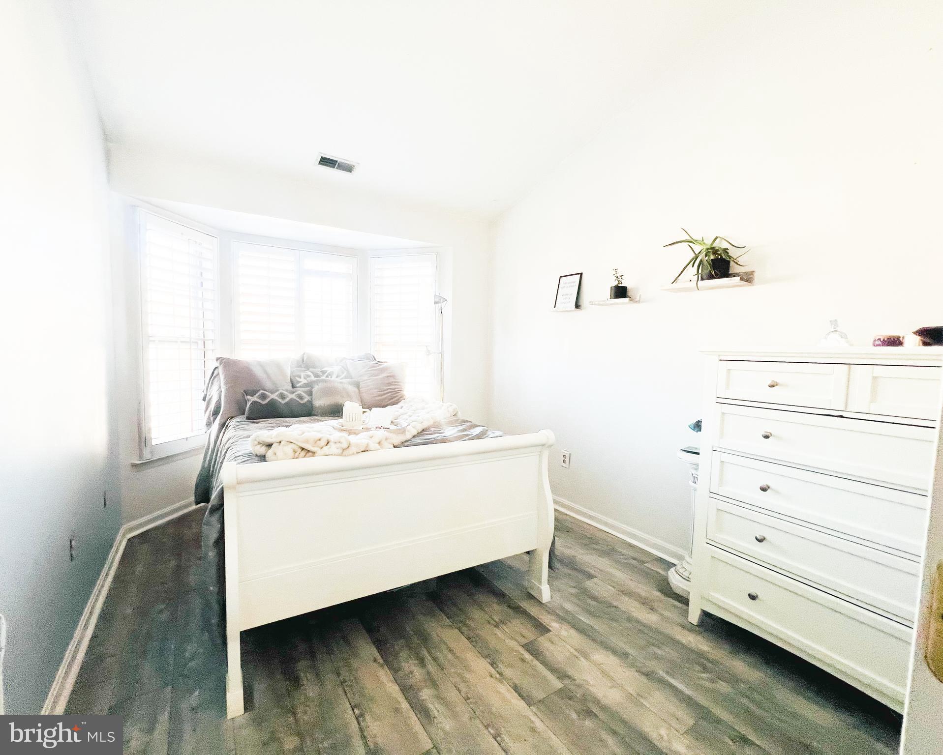 RUSSETT GREEN - Residential