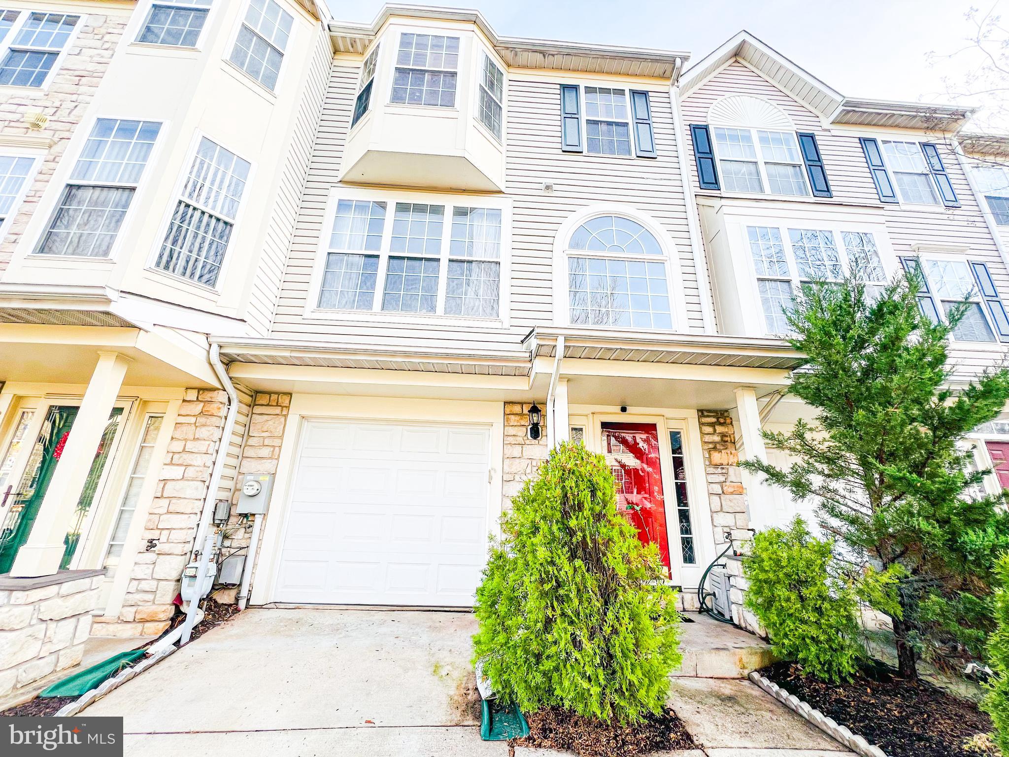 RUSSETT GREEN - Residential