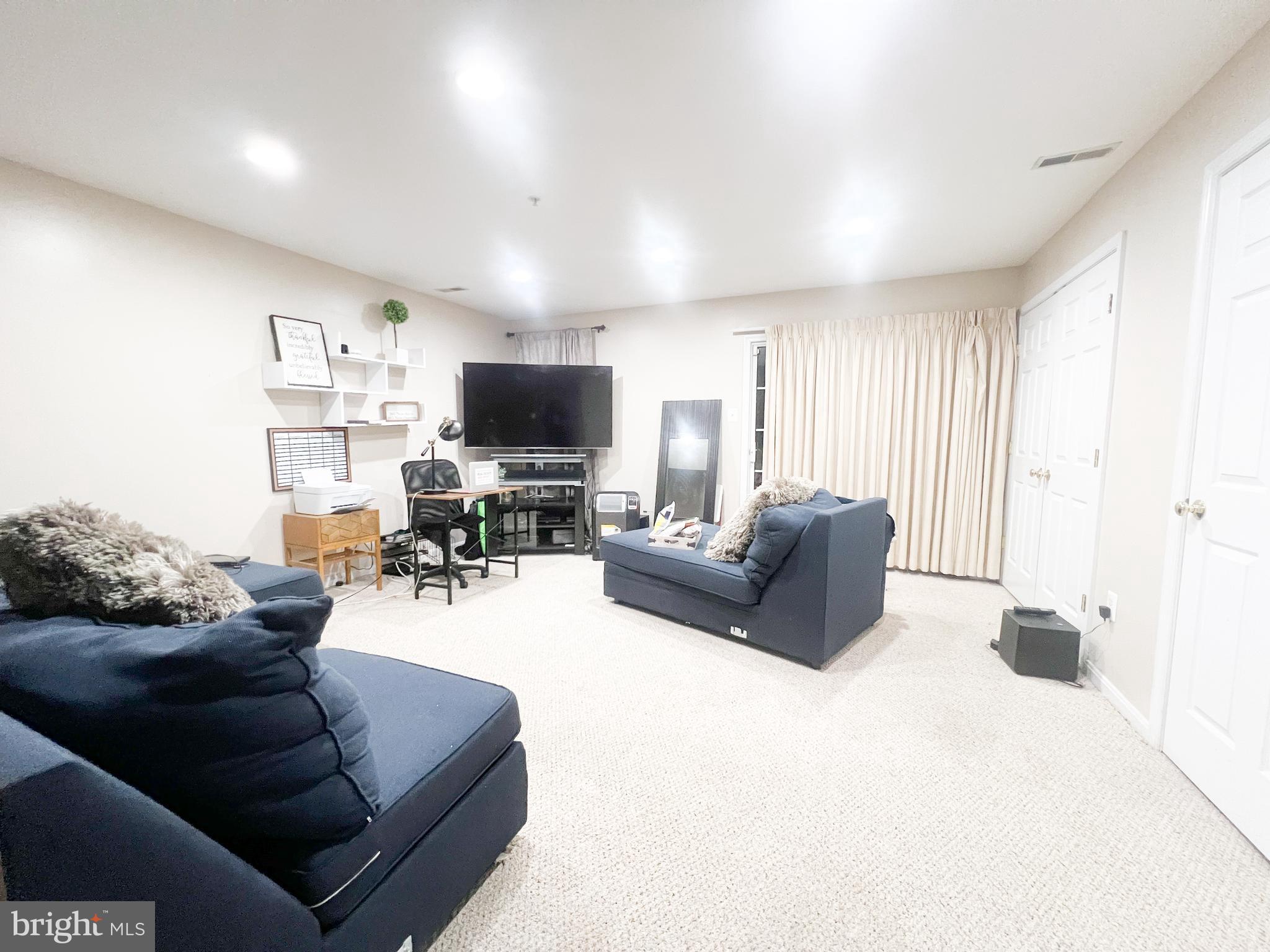 RUSSETT GREEN - Residential