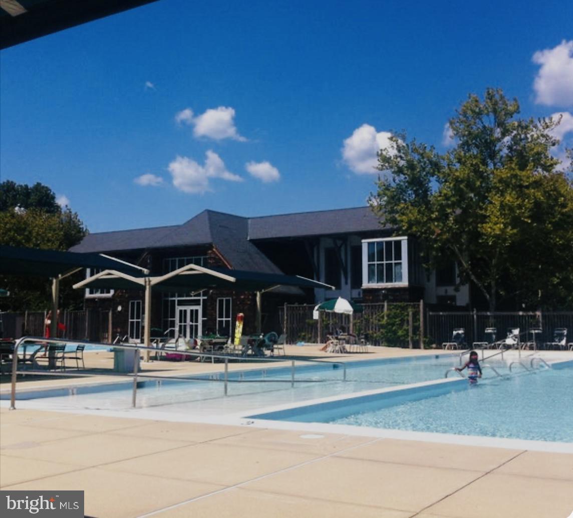 RUSSETT GREEN - Residential