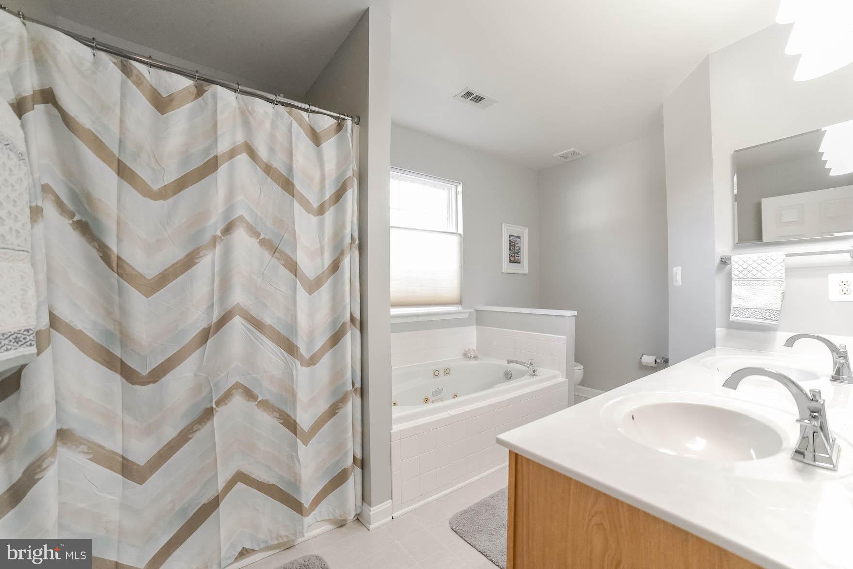 COBB ISLAND - Residential