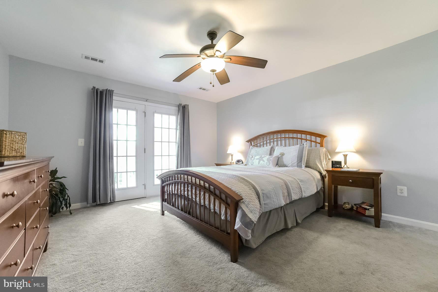 COBB ISLAND - Residential