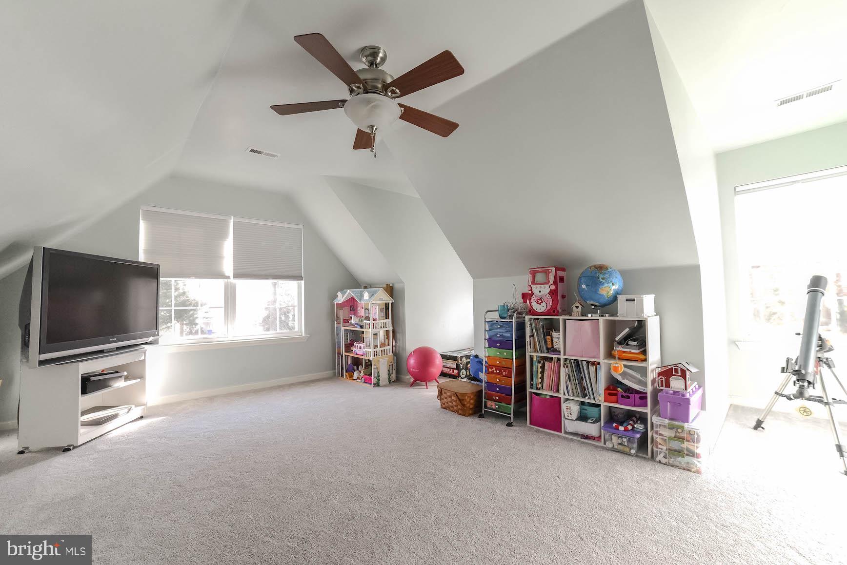 COBB ISLAND - Residential