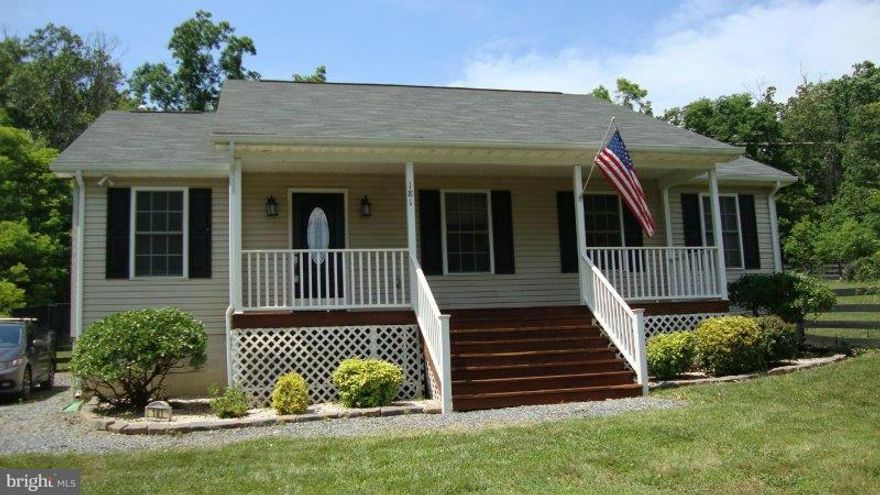 3BR,2BA home.. DSL available. Owner will manage alternative septic. Will allow small dog(s) with non refundalble pet deposit of $150 per dog. Application and credit check$30 cash per adult) reqired