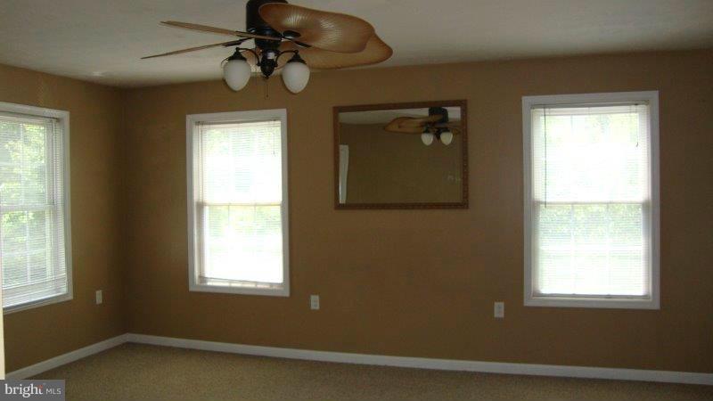 RIVERVIEW ESTATES - Residential Lease