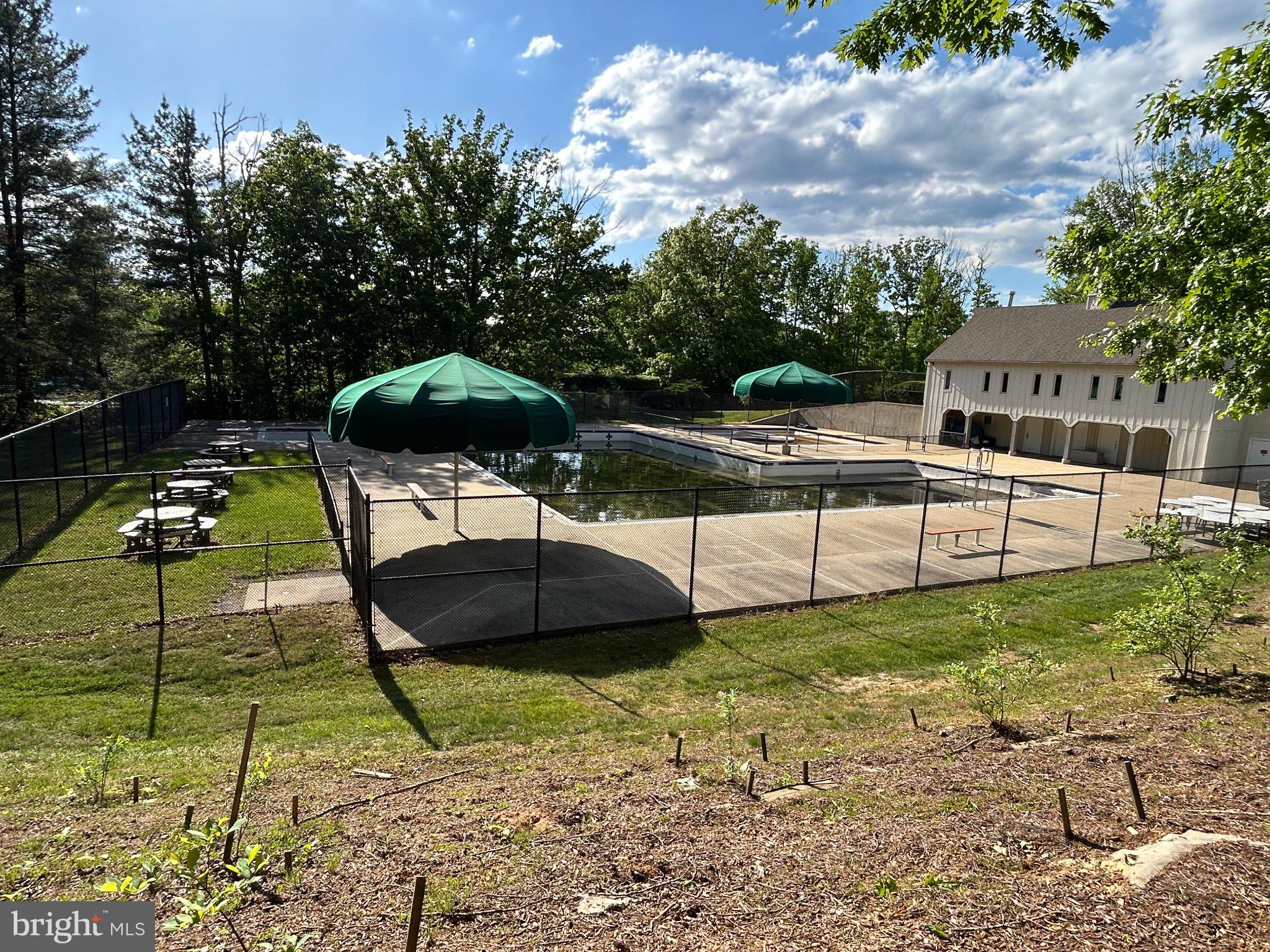 BURKE COVE - Residential