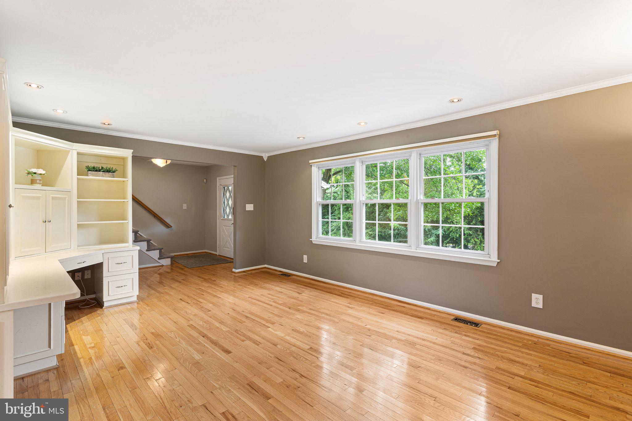 260 VILLAGE COURT