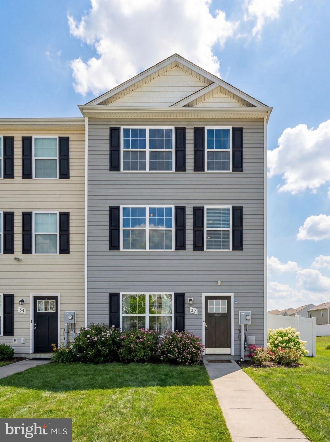 INWOOD VILLAGE - Residential