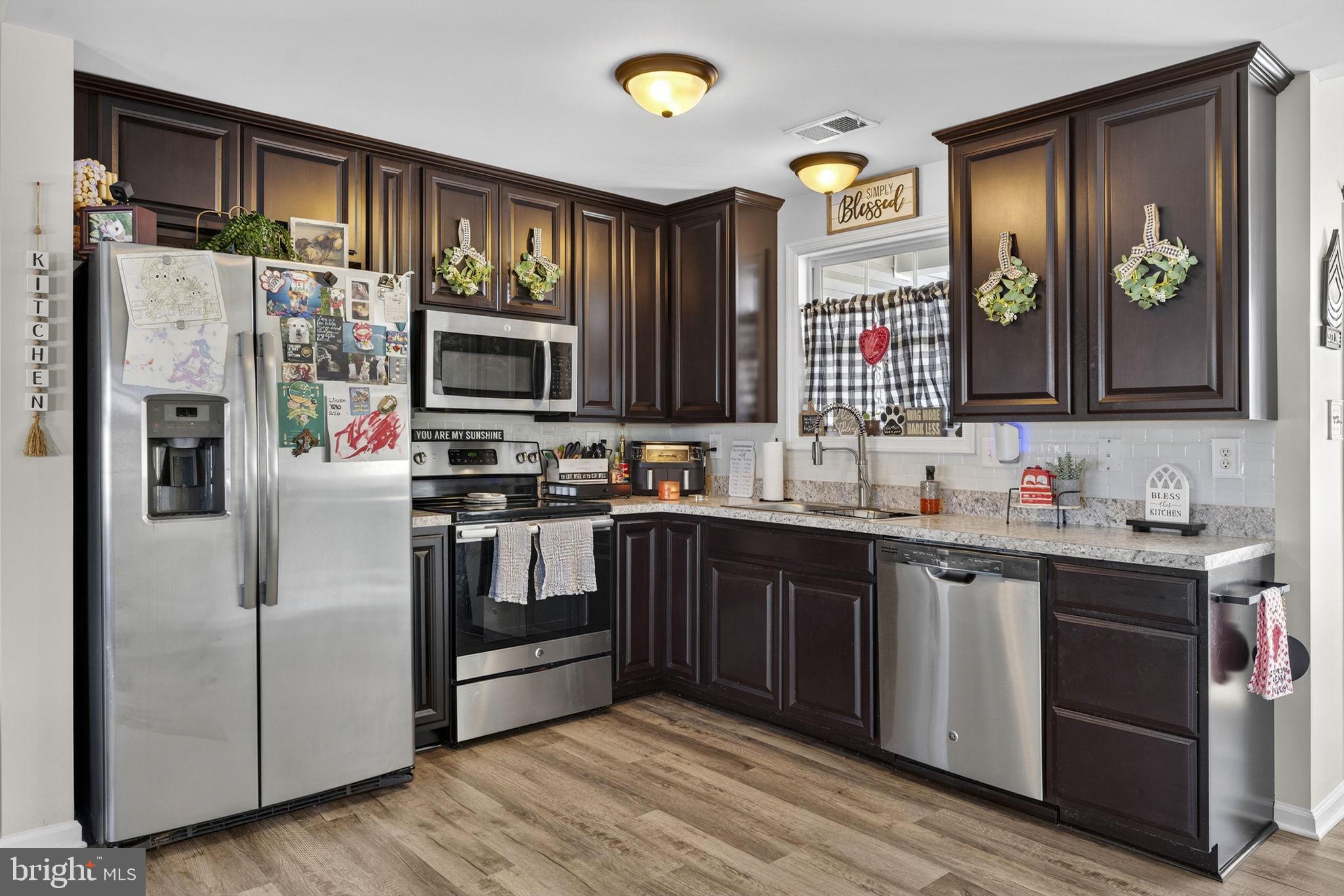 INWOOD VILLAGE - Residential