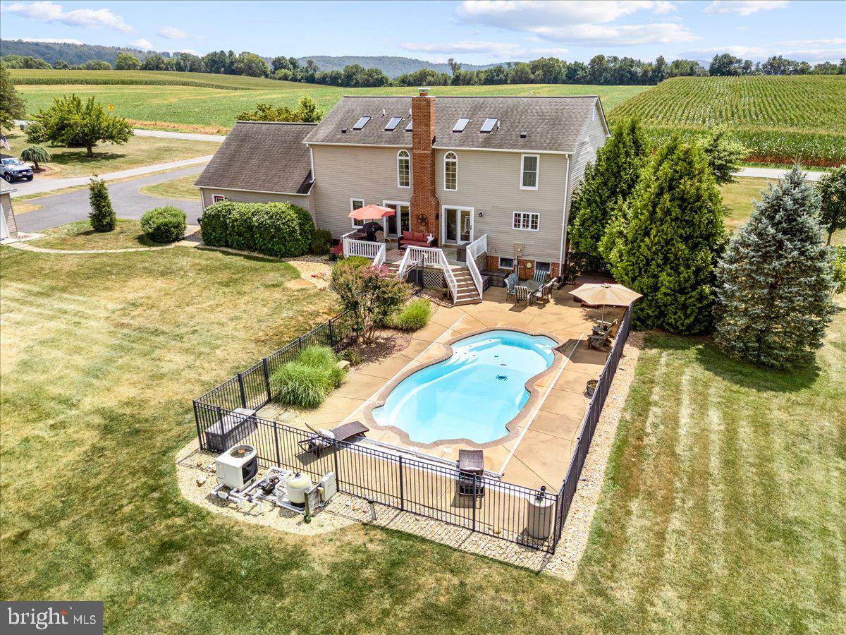 3938 CHERRY LANE